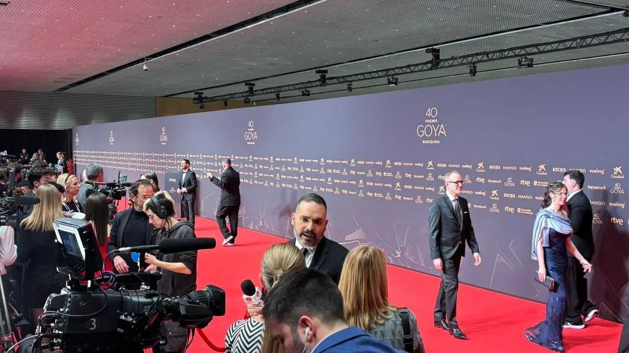 Empiezan a desfilar por la alfombra roja los primeros invitados a la 40 edici&oacute;n de los Premios Goya