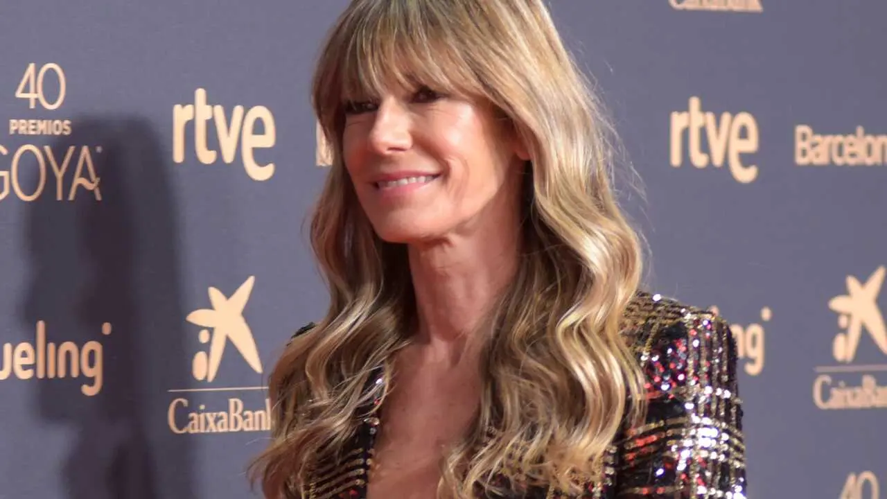 La esposa del presidente del gobierno Bego&ntilde;a G&oacute;mez en la alfombra roja de la 40&ordm; edici&oacute;n de los Premios Goya, en el Auditori del Centre de Convencions Internacionals, a 28 de febrero de 2026, en Barcelona, Catalu&ntilde;a (Espa&ntilde;a). Los galardones son otorgados de manera anual por la Academia de las Artes y las Ciencias Cinematogr&aacute;ficas de Espa&ntilde;a (AACCE) con el objetivo de premiar a los mejores profesionales en cada una de las distintas especialidades tanto t&eacute;cnicas como creativas del cine espa&ntilde;ol.

Alberto Paredes / Europa Press
28 FEBRERO 2026;ALFOMBRA ROJA;BARCELONA;GOYA;PREMIOS;CINE;
28/2/2026