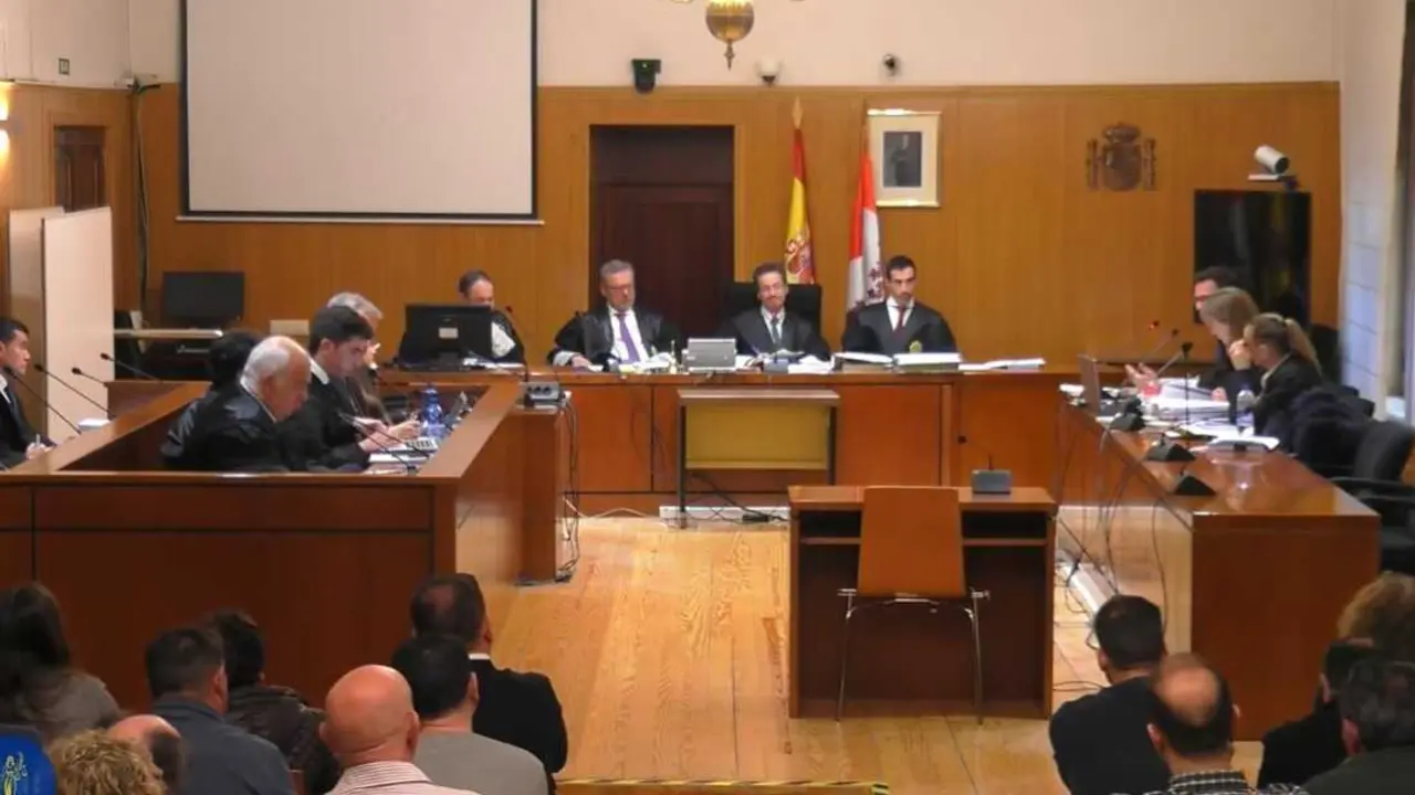 Inicio del juicio por el 'caso ata&uacute;des' en la Audiencia de Valladolid