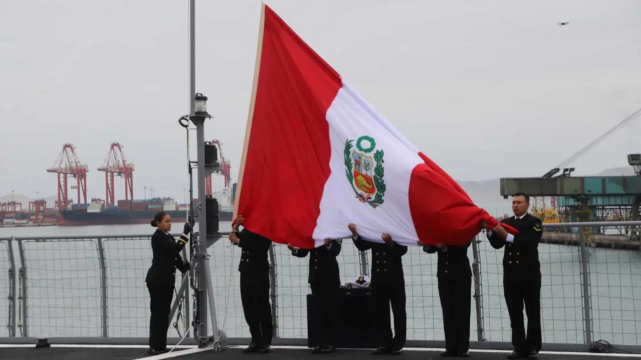 Archivo - Bandera de Per&uacute;.