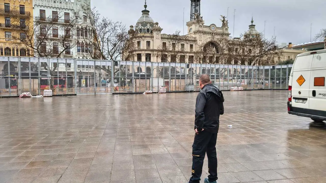 LLuvia en Val&egrave;ncia obliga a suspender la masclet&agrave;