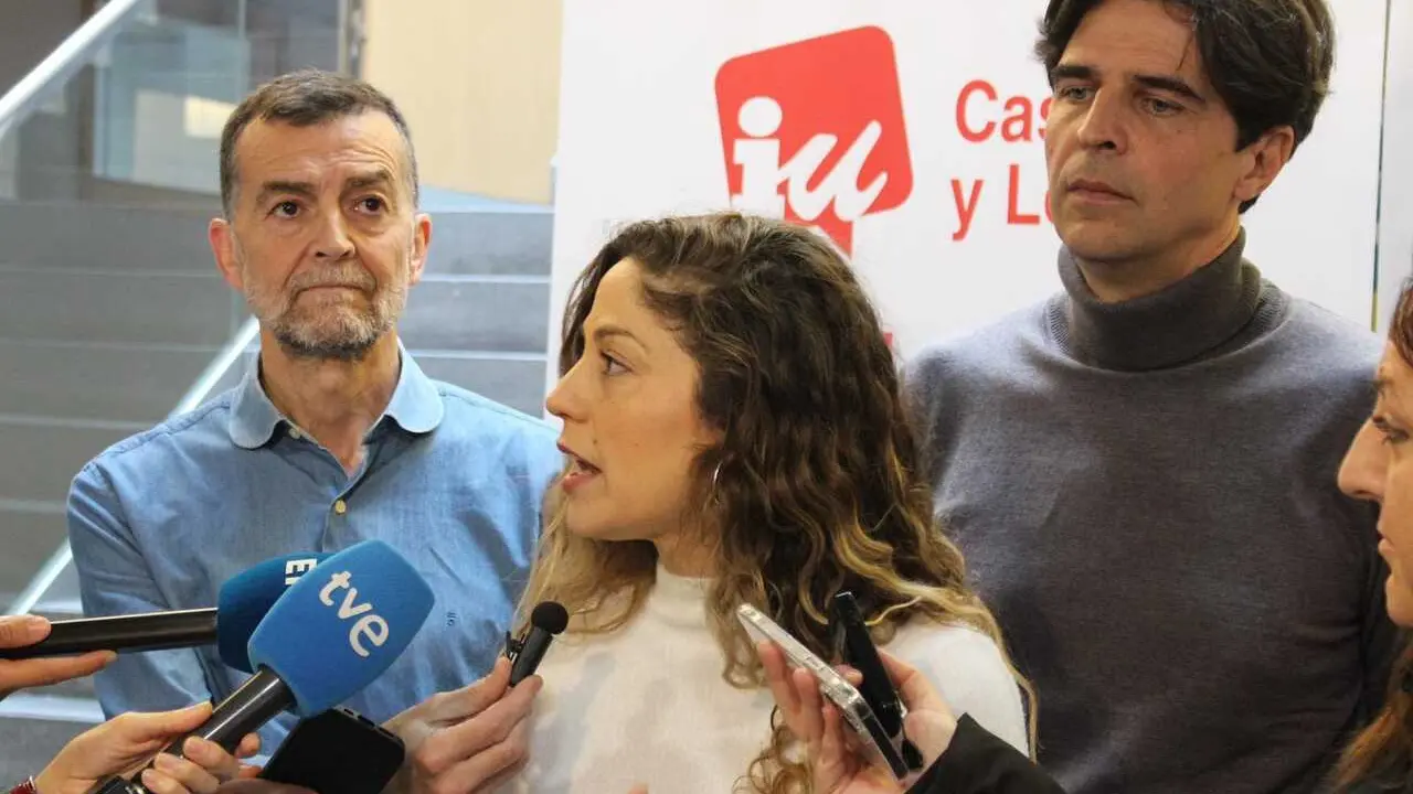 La coordinadora de Movimiento Sumar, Lara Hern&aacute;ndez, antes de participar en un acto electoral en Valladolid.