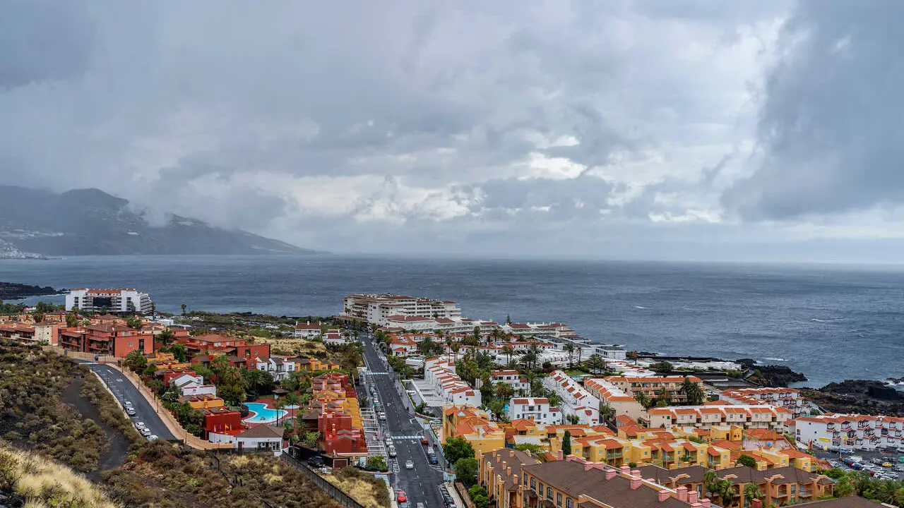 Archivo - Cielos nubosos en La Palma, Santa Cruz de Tenerife, Canarias (Espa&ntilde;a). 