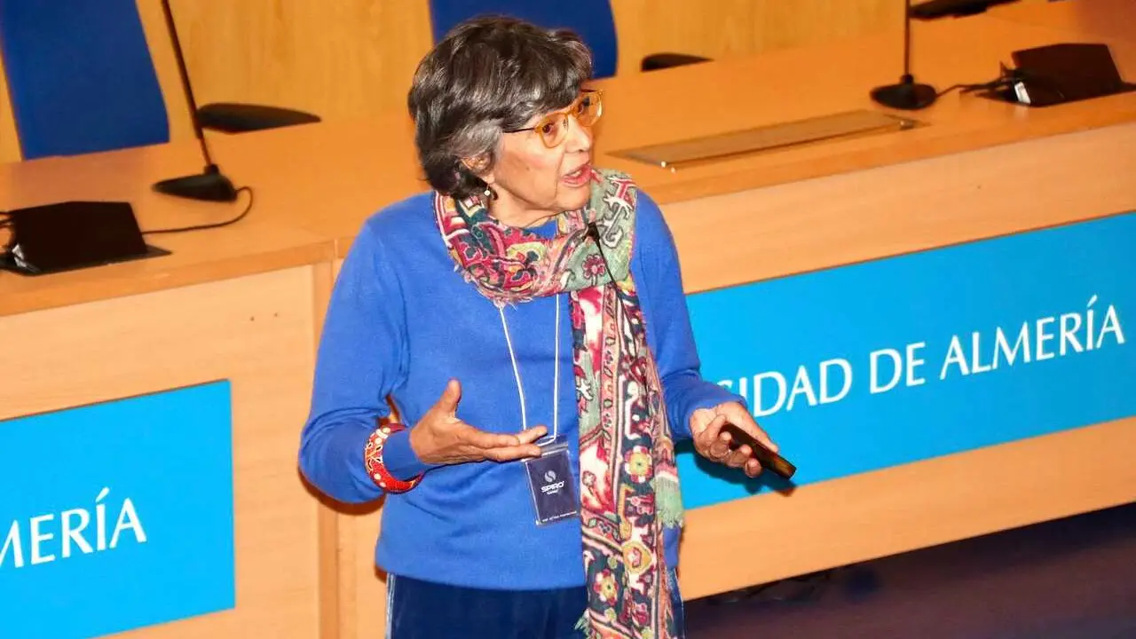 Archivo - Experta alerta de que contaminantes del hogar como el moho y las velas arom&aacute;ticas pueden afectar a la salud 