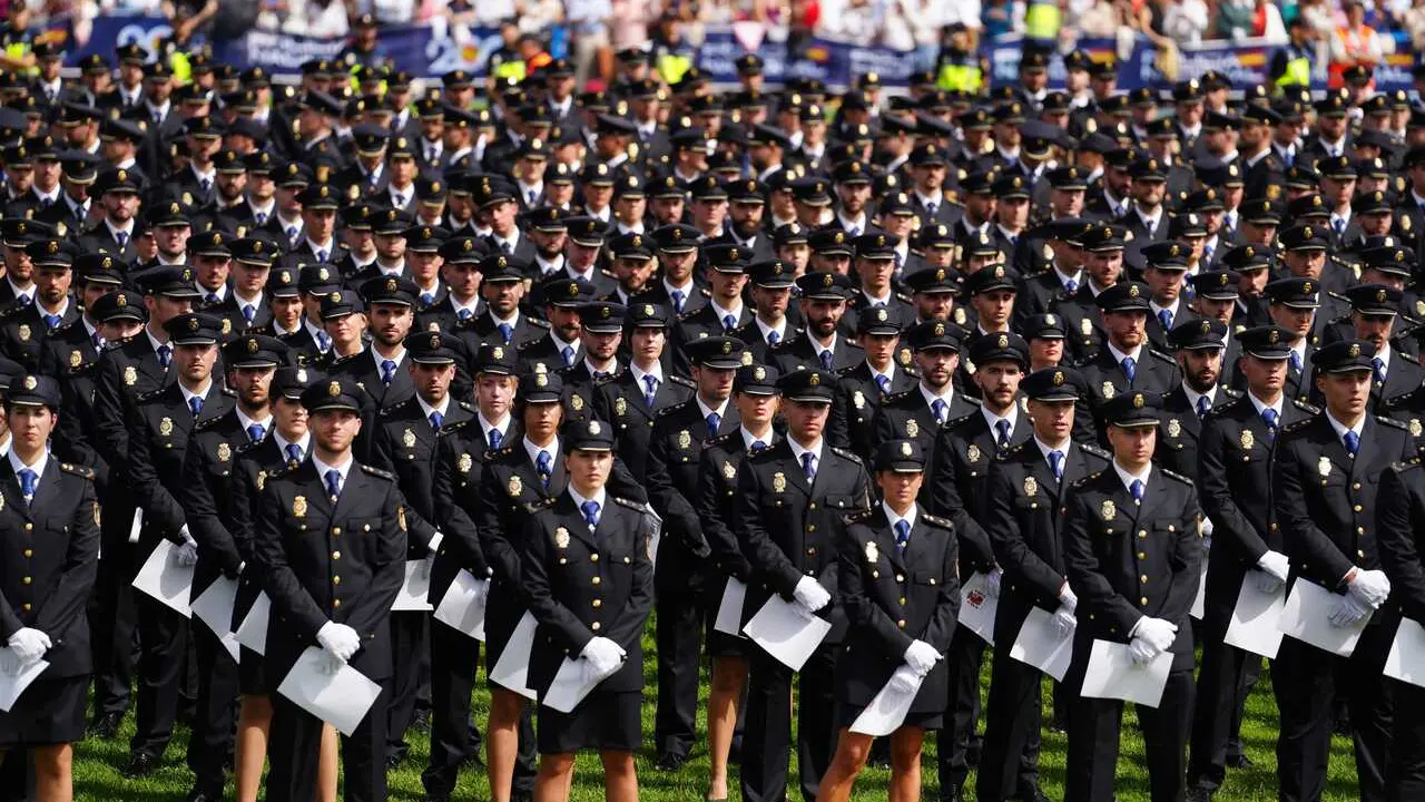 Archivo - Vista general de agentes que han jurado la Escala B&aacute;sica de la Polic&iacute;a Nacional en &Aacute;vila