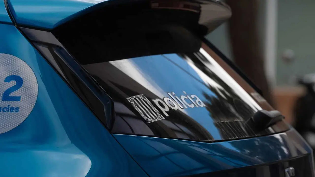 Archivo - Un veh&iacute;culo de los Mossos d&rsquo;Esquadra, a 16 de julio de 2024, en Barcelona, Catalunya (Espa&ntilde;a)