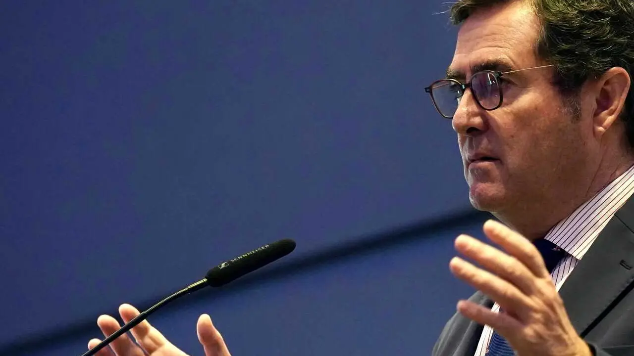 Archivo - El pesidente de la CEOE, Antonio Garamendi.