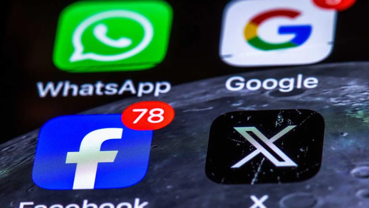 Archivo - Whatsapp, Google, Facebook y X. 