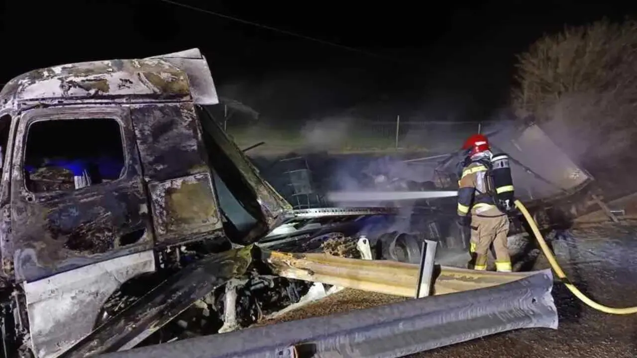 Cami&oacute;n accidentado en la A-2 en Arcos de Jal&oacute;n (Soria).