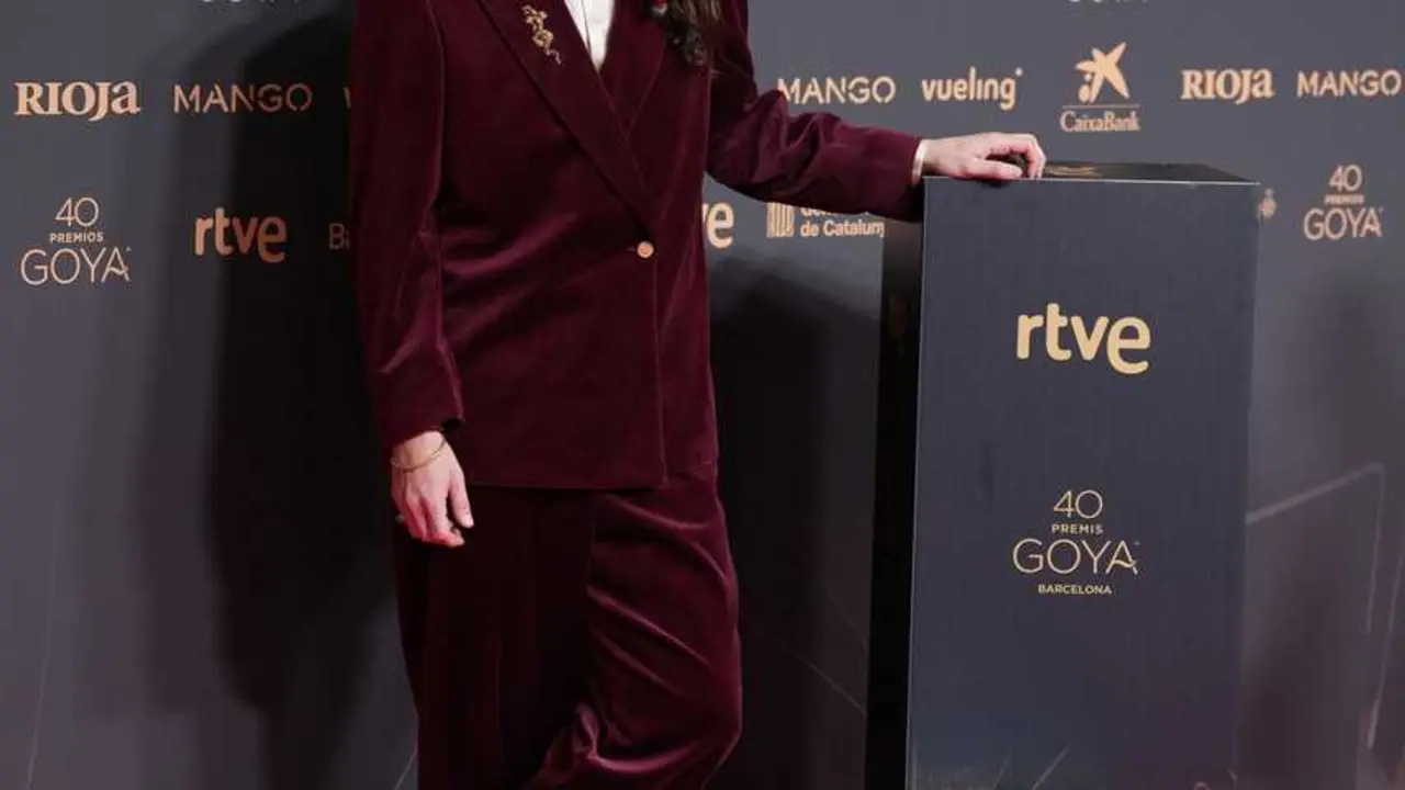 El director de cine &Oacute;liver Laxe posa en la alfombra roja de la 40&ordm; edici&oacute;n de los Premios Goya, en el Auditori del Centre de Convencions Internacionals, a 28 de febrero de 2026, en Barcelona, Catalu&ntilde;a (Espa&ntilde;a). 