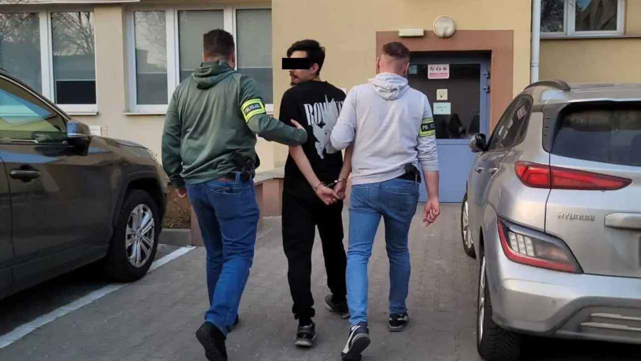 Espa&ntilde;oles detenidos por presunto vandalismo en el metro de Varsovia (Polonia)