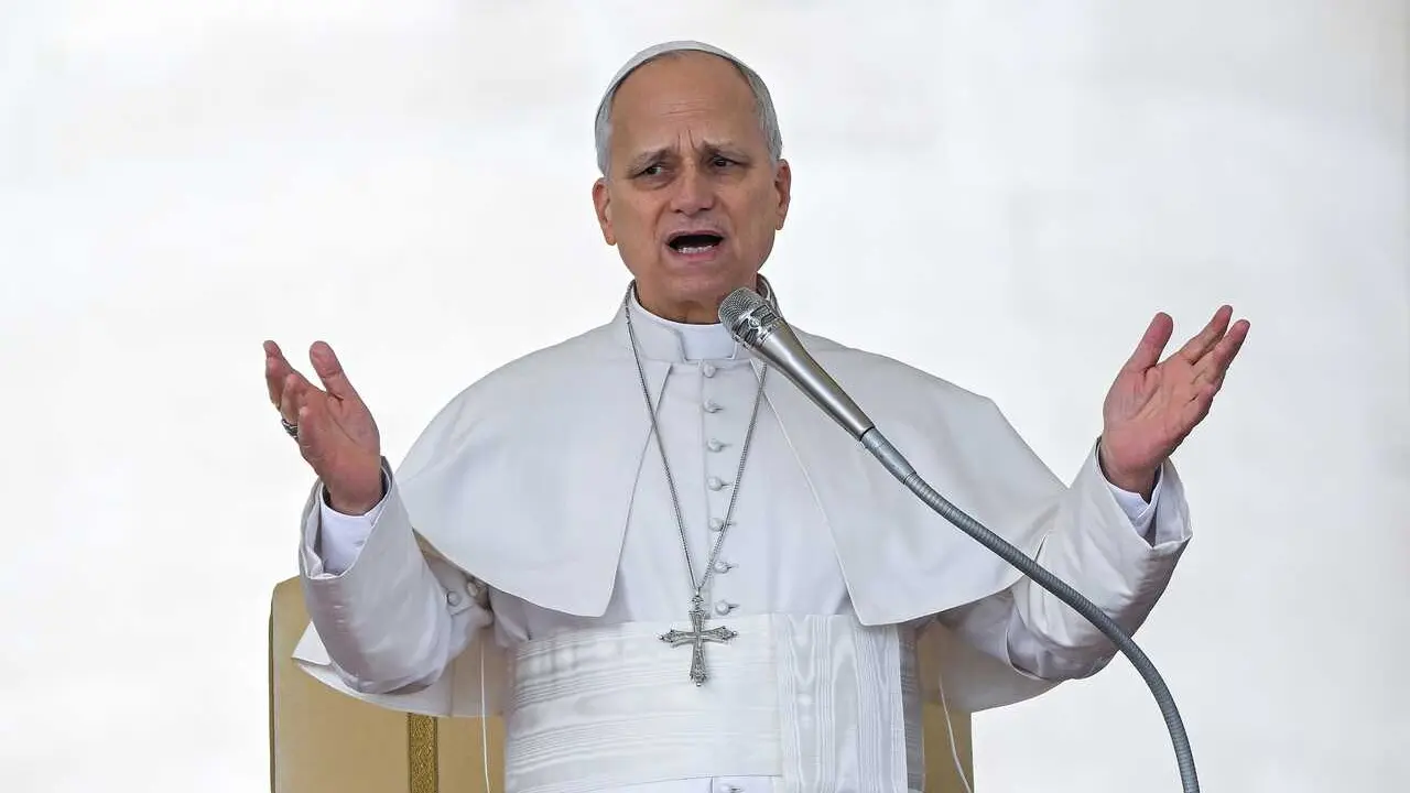 El Papa Le&oacute;n durante la audiencia del 11 de marzo de 2026 en la plaza de San Pedro en el Vaticano.