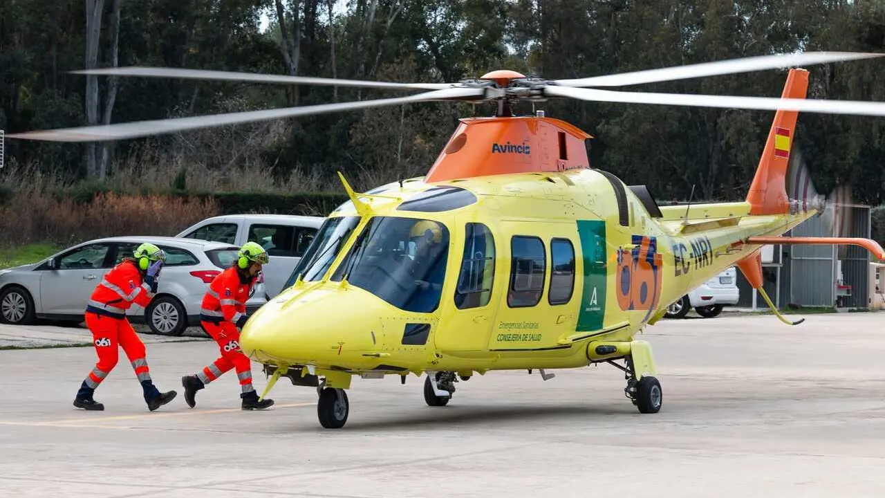 Archivo - Helic&oacute;ptero sanitario de 061. (Foto de archivo).