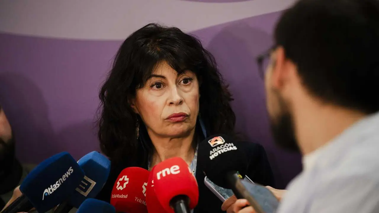 La ministra de Igualdad, Ana Redondo, preside el Comit&eacute; de Crisis del Ministerio de Igualdad acompa&ntilde;ada por la delegada del Gobierno contra la Violencia de G&eacute;nero, Carmen Mart&iacute;nez Perza, a 17 de marzo de 2026, en Madrid (Espa&ntilde;a). 