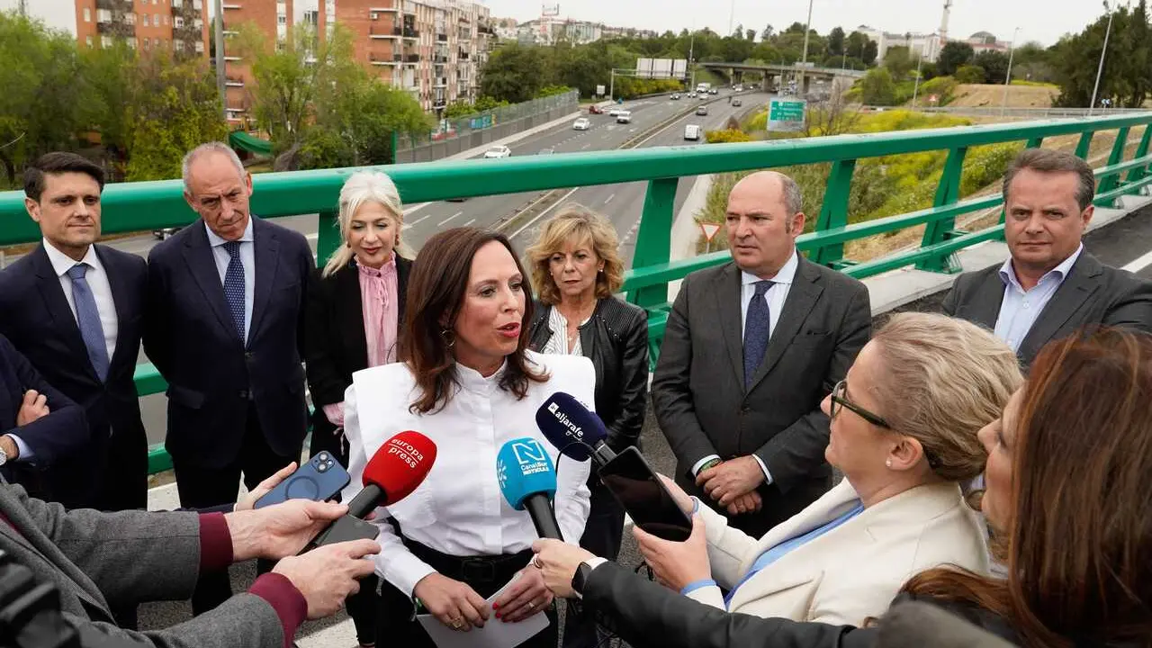 La consejera de Fomento, Articulaci&oacute;n del Territorio y Vivienda, Roc&iacute;o D&iacute;az, inaugura junto a la consejera de Cultura y Deporte, Patricia del Pozo, el carril BUS-VAO del Aljarafe. A 19 de marzo de 2026,en Sevilla (Andaluc&iacute;a , Espa&ntilde;a). La Junta de Andaluc&iacute;