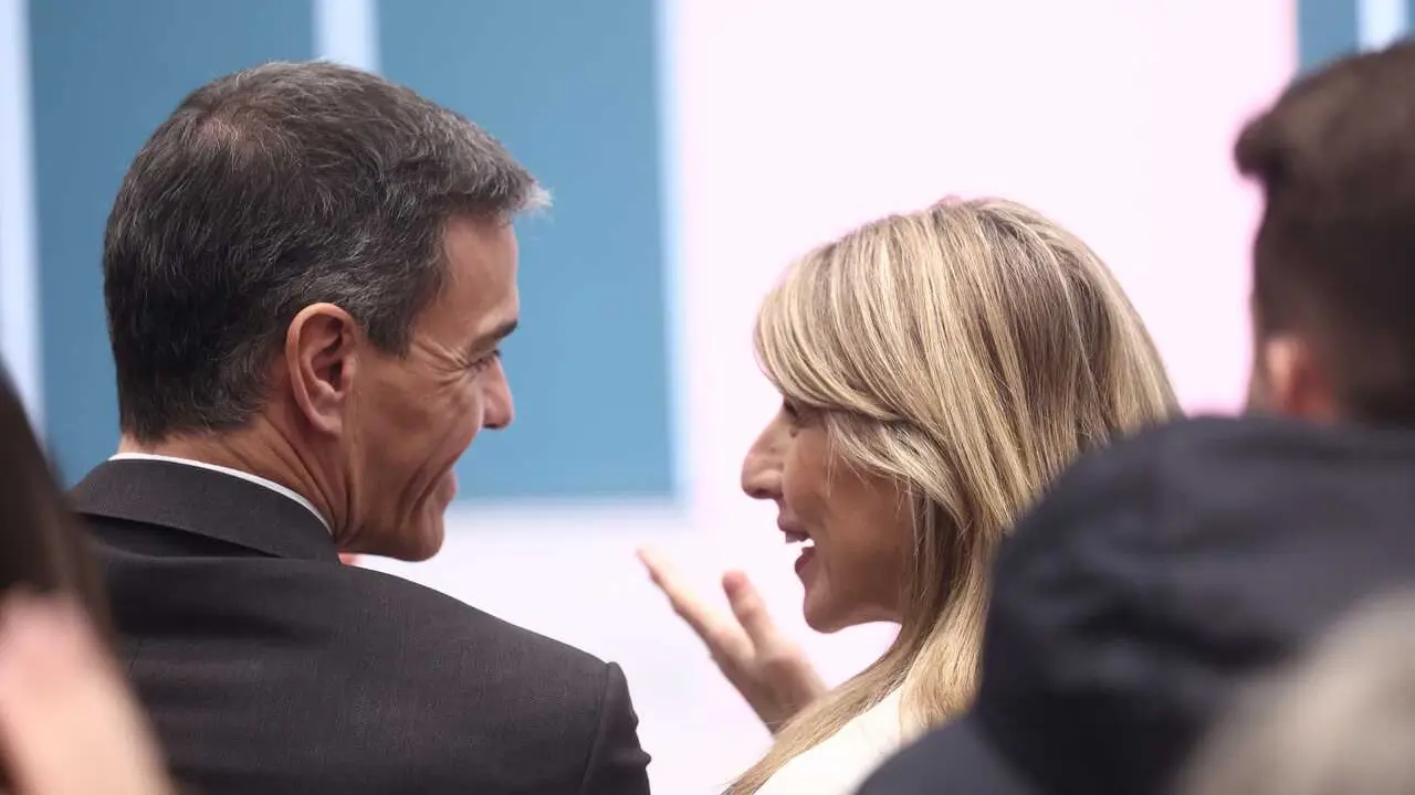 Archivo - El presidente del Gobierno, Pedro S&aacute;nchez, y la vicepresidenta segunda y ministra de Trabajo y Econom&iacute;a Social, Yolanda D&iacute;az.