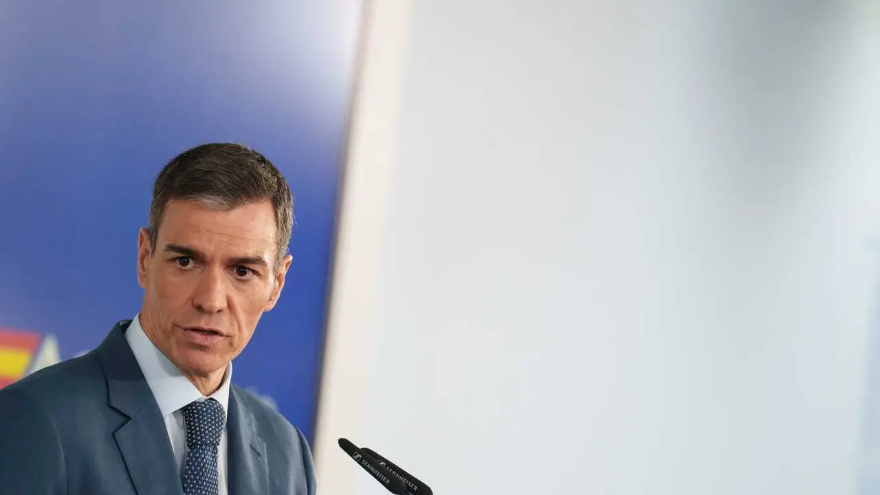 El presidente del Gobierno, Pedro S&aacute;nchez, durante una rueda de prensa posterior al Consejo de Ministros extraordinario, en el Palacio de la Moncloa, a 20 de marzo de 2026, en Madrid (Espa&ntilde;a). S&aacute;nchez ha informado del plan integral de respuesta a las cons