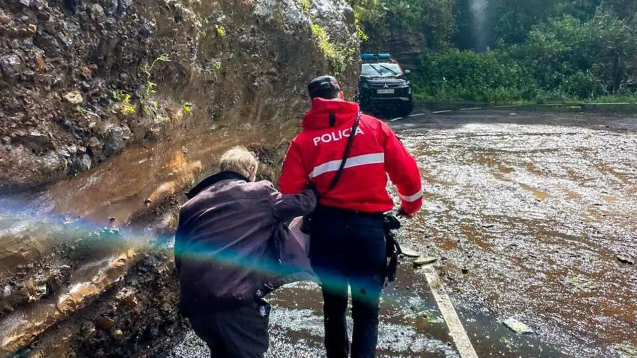 Sucesos.- Rescatado un hombre de avanzada edad en G&aacute;ldar (Gran Canaria) tras inundarse su vivienda por las lluvias