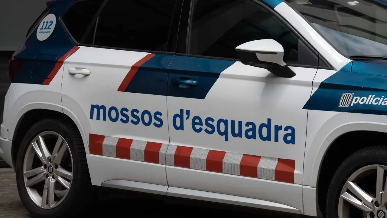 Archivo - Un coche de los Mossos d'Esquadra.