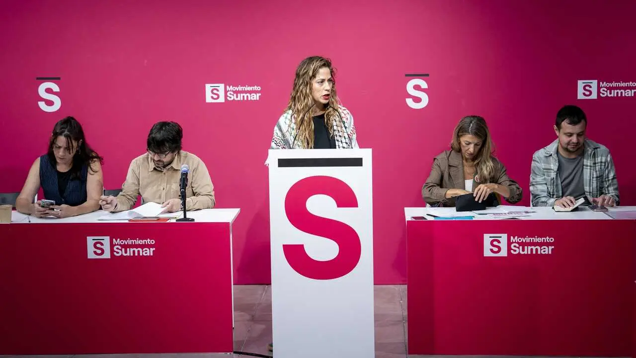 Archivo - La coordinadora del Movimiento Sumar, Lara Hern&aacute;ndez (c), interviene durante la celebraci&oacute;n del Grupo Coordinador de Movimiento Sumar, el primero del presente curso pol&iacute;tico, en el Espacio Unonueve, a 27 de septiembre de 2025, en Madrid (Espa&ntilde;a)