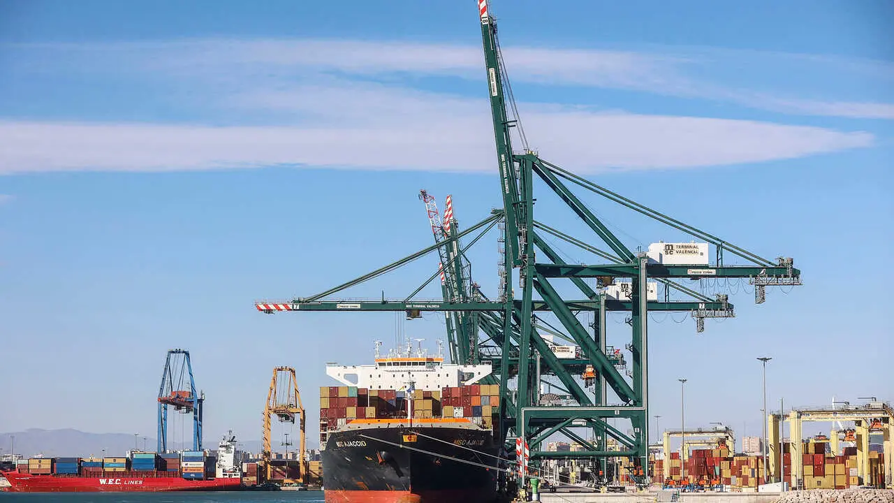 ROBER SOLSONA..20231214&hellip;..VALENCIA&hellip;..MINISTRO OSCAR PUENTE EN EL PUERTO DE VALENCIA.