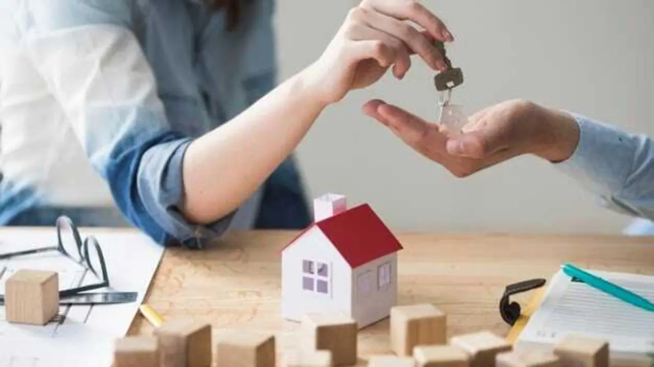 Archivo - Oferta de alquiler