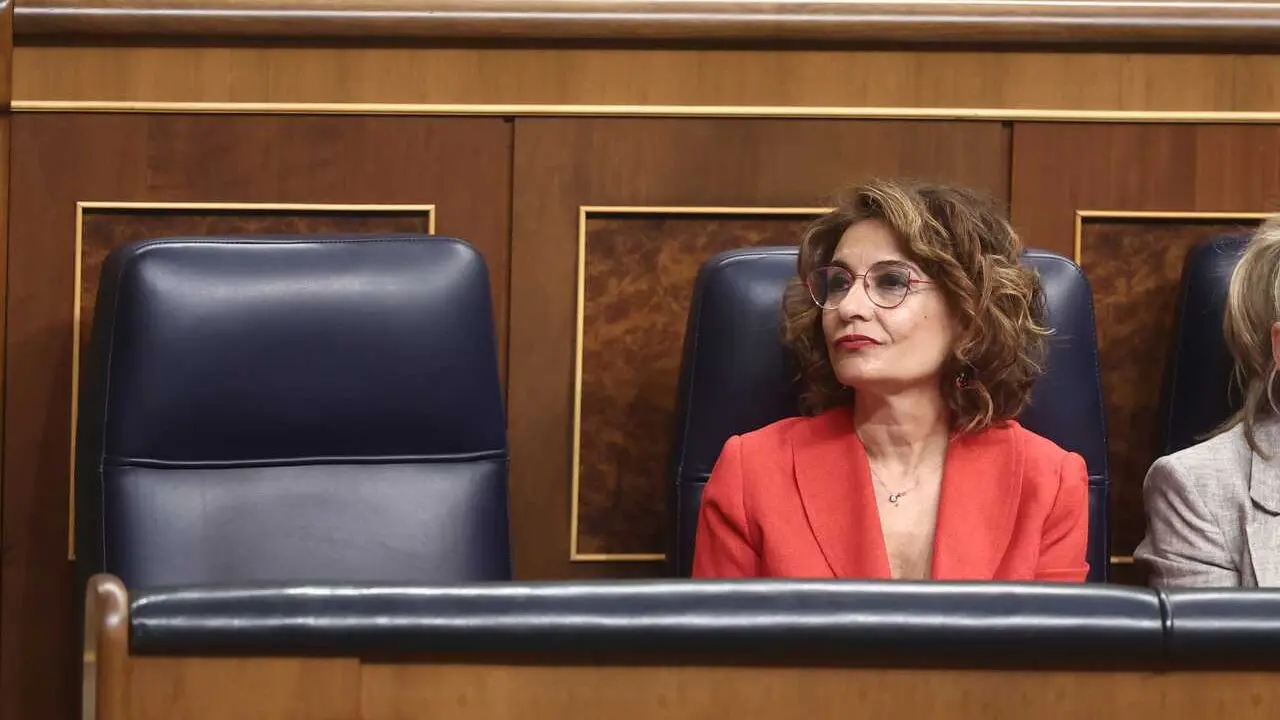 La vicepresidenta primera y ministra de Hacienda, Mar&iacute;a Jes&uacute;s Montero