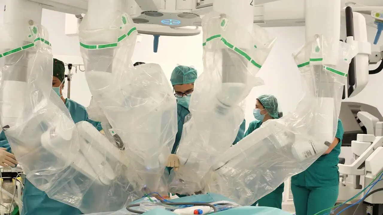 Extrofia vesical con cirug&iacute;a rob&oacute;tica en el 12 de Octubre