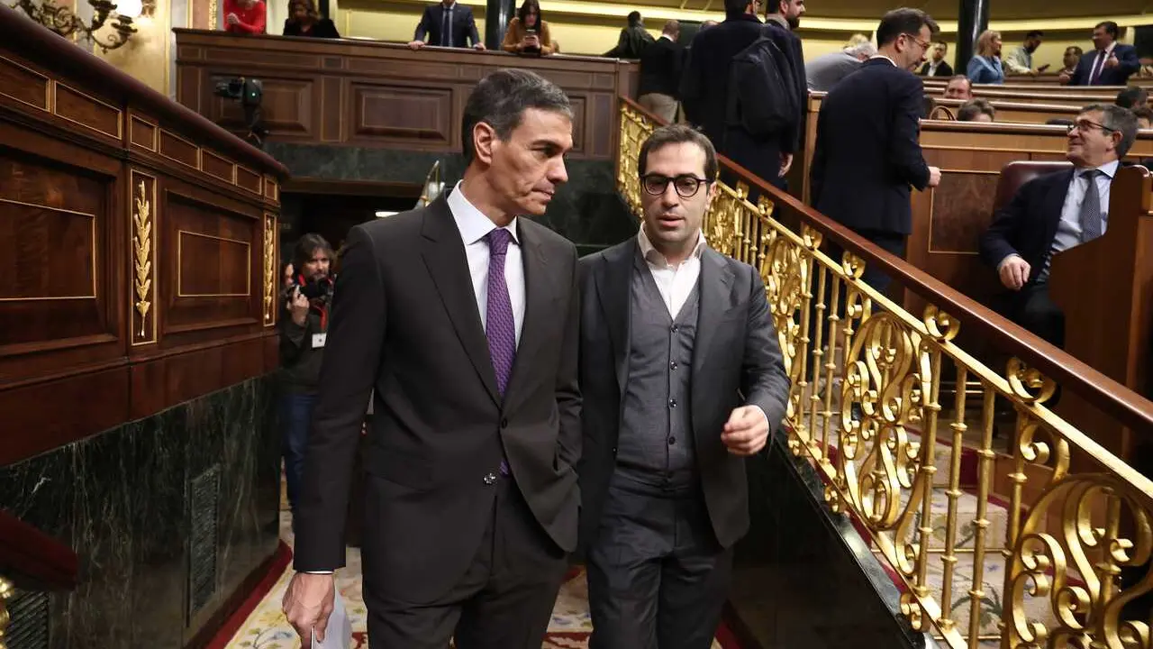 El presidente del Gobierno, Pedro S&aacute;nchez y el ministro de Econom&iacute;a y Comercio, Carlos Cuerpo. Archivo.