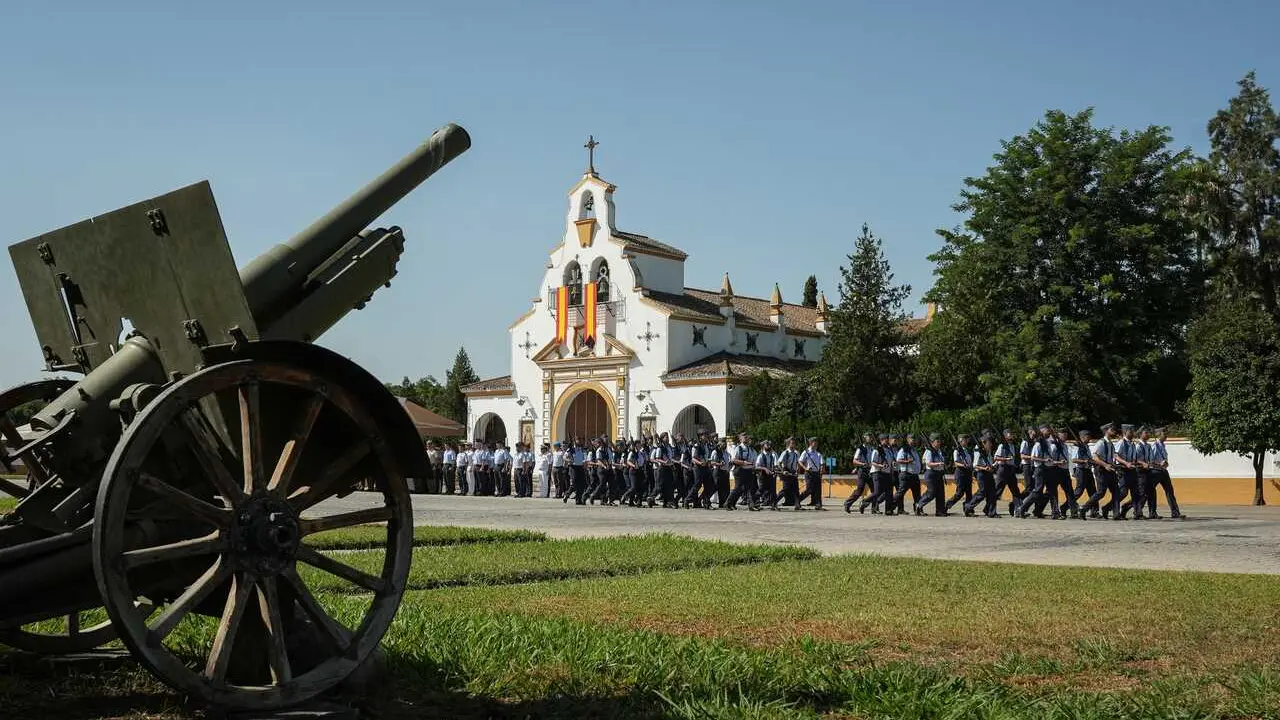 Archivo - Militares en el acto de toma de posesi&oacute;n del coronel Luis Alberto Parall&eacute;, en sustituci&oacute;n del coronel Juan Jos&eacute; Arbol&iacute;. A 14 de julio de 2025, en Sevilla (Andaluc&iacute;a, Espa&ntilde;a)