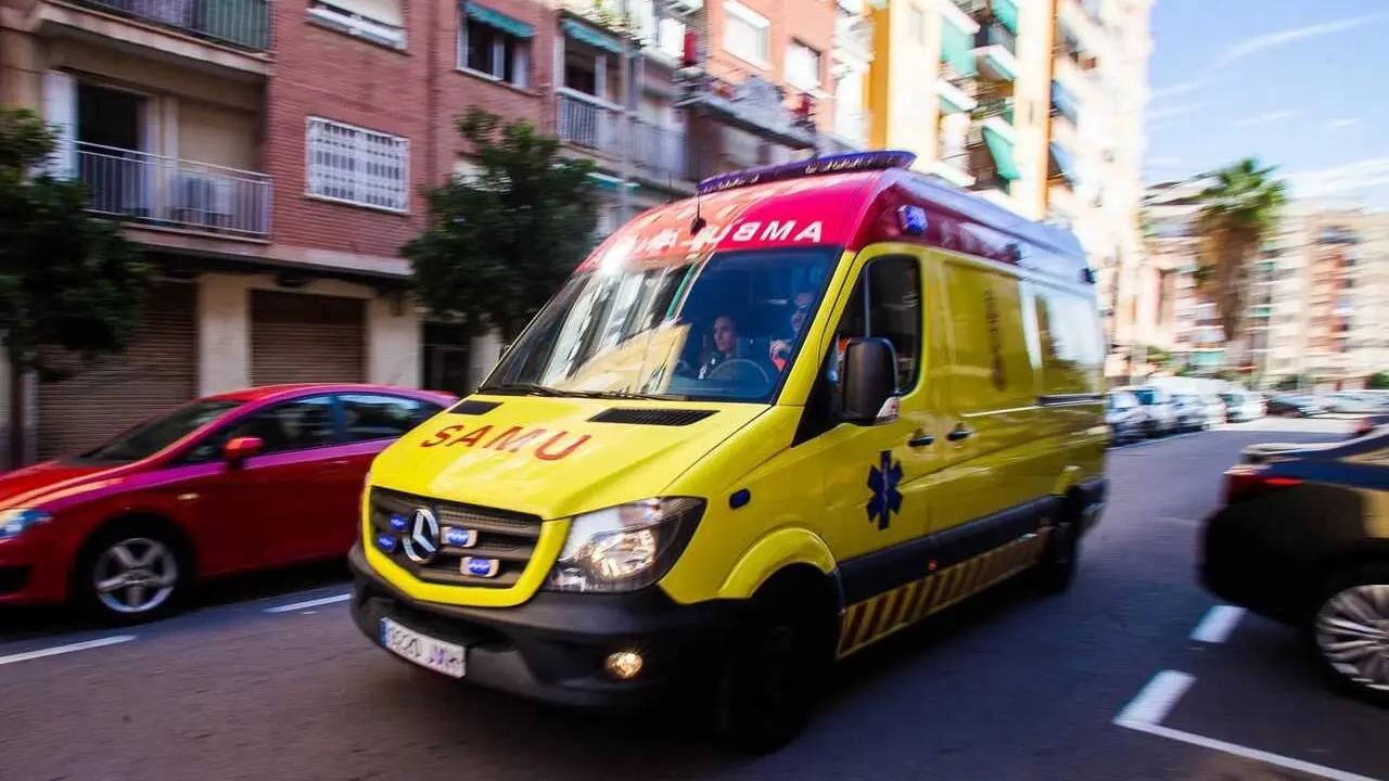 Archivo - Imagen de recurso de una ambulancia del SAMU.