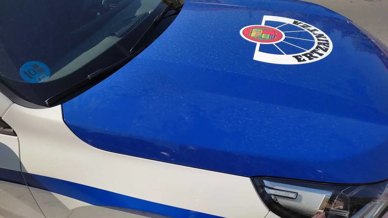 Archivo - Veh&iacute;culo de la Ertzaintza