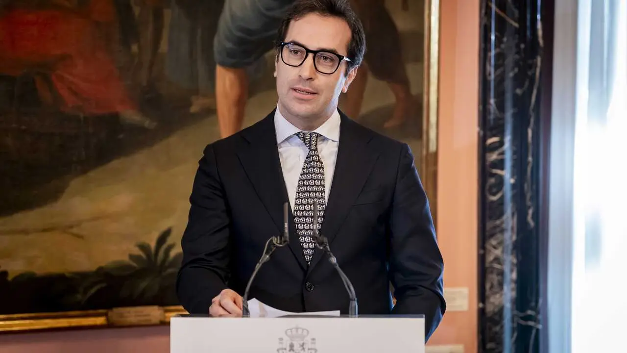 El vicepresidente primero y ministro de Econom&iacute;a, Comercio y Empresa, Carlos Cuerpo, durante el acto de traspaso de cartera, a 27 de marzo de 2026, en Madrid (Espa&ntilde;a).