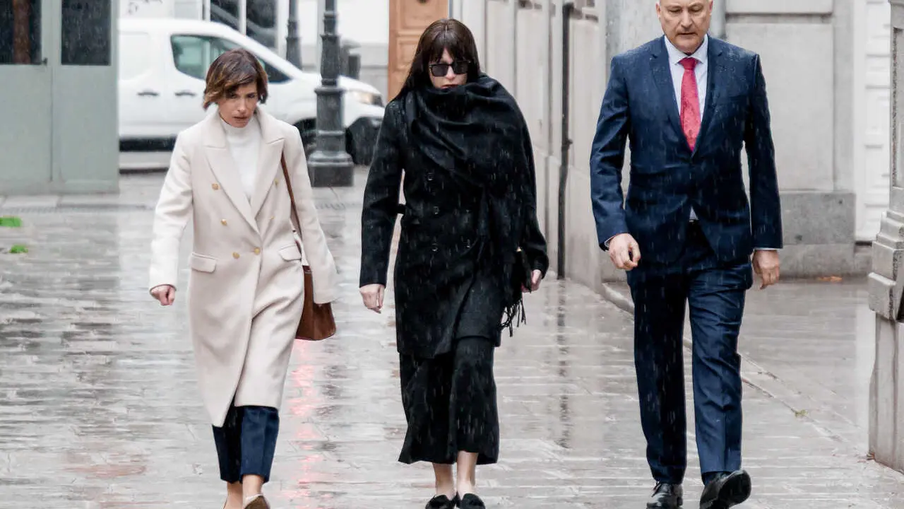 Archivo - La expareja de &Aacute;balos, J&eacute;ssica Rodr&iacute;guez, a su llegada al Tribunal Supremo, a 27 de febrero de 2025, en Madrid (Espa&ntilde;a). 