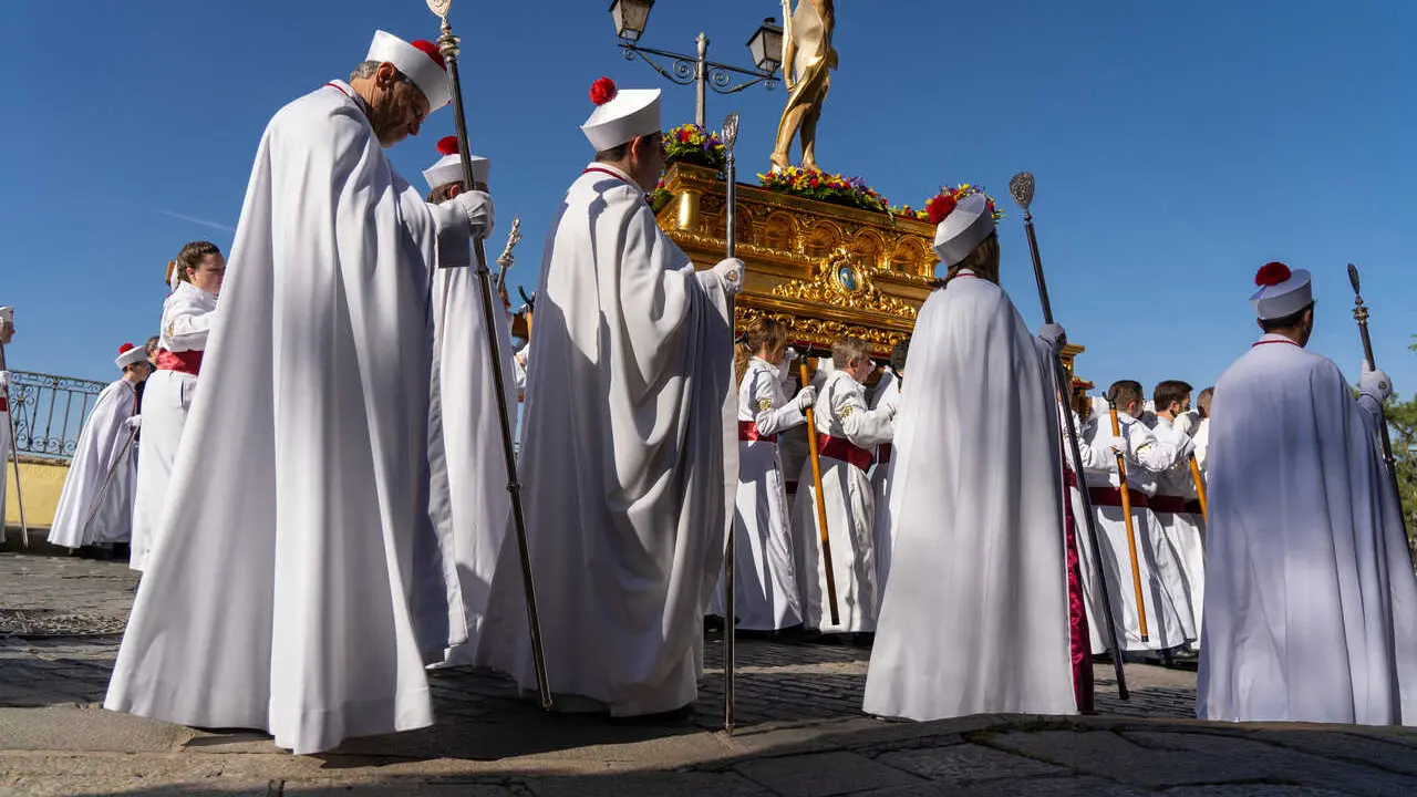 Archivo - El paso de Nuestro Se&ntilde;or Jesucristo Resucitado durante la procesi&oacute;n del Encuentro de la Hermandad de Nuestro Padre Jes&uacute;s Resucitado y Nuestra Se&ntilde;ora del Amparo, a 9 de abril de 2023, en Cuenca, Castilla-La Mancha (Espa&ntilde;a).