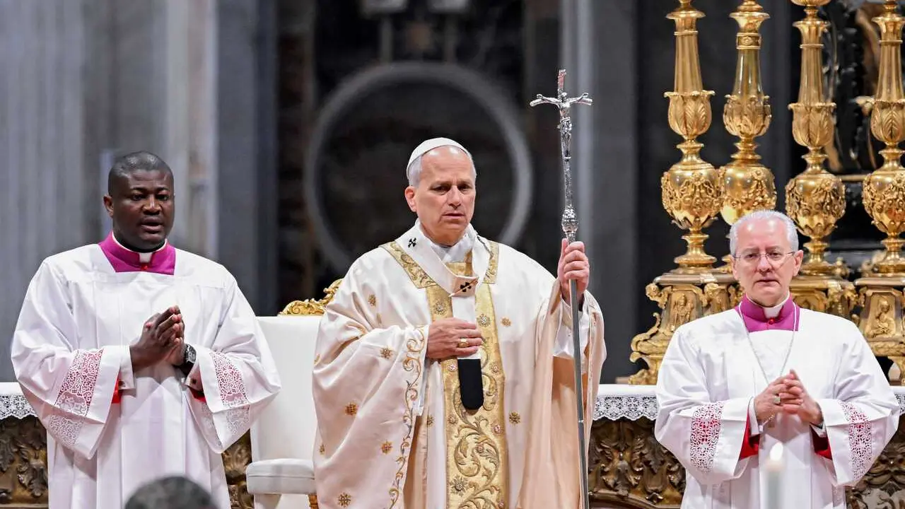 02 April 2026, Vatican, Vatican City: Pope Leo XIV celebrates a Chrism Mass in St. Peter's Basilica, as part of the Holy Week celebrations. Photo: Maria Laura Antonelli/AGF via ZUMA Press/dpa