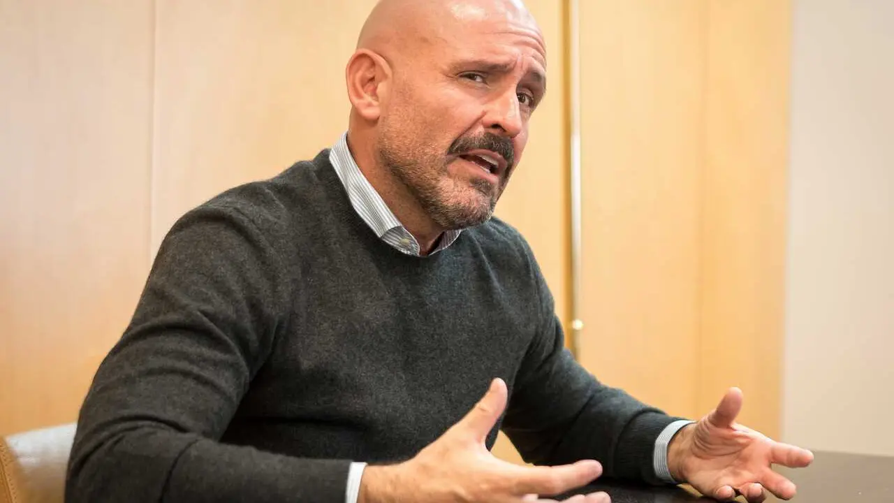 Archivo - El vicesecretario de Educaci&oacute;n e Igualdad del PP, Jaime de los Santos, durante una entrevista para Europa Press, en el Congreso de los Diputados, a 19 de noviembre de 2025, en Madrid (Espa&ntilde;a). 