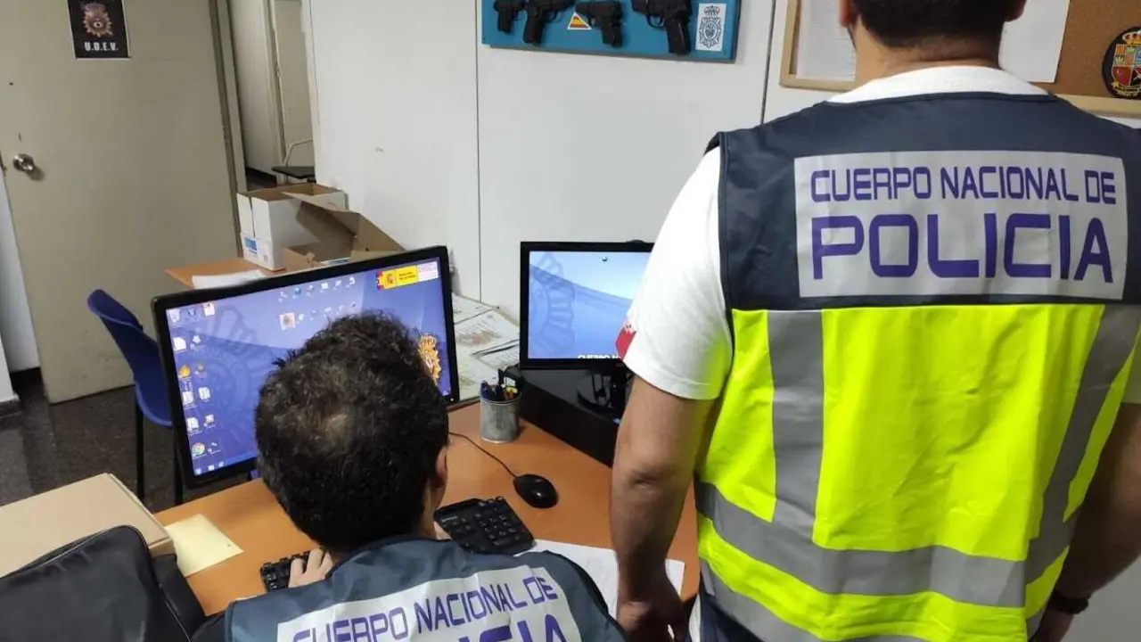 Agentes de la Polic&iacute;a Nacional de Ibiza.