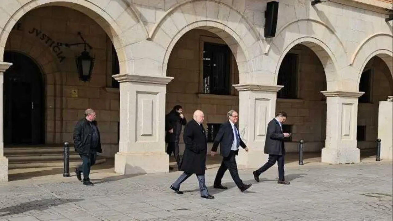 El presidente de Forestalia, Fernando Samper, a la salida del Juzgado en Teruel.