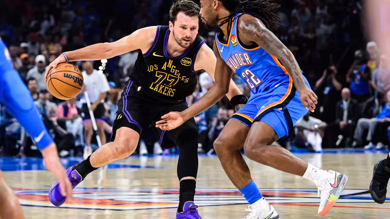 Luka Dončić, durante un partido con Los Angeles Lakers