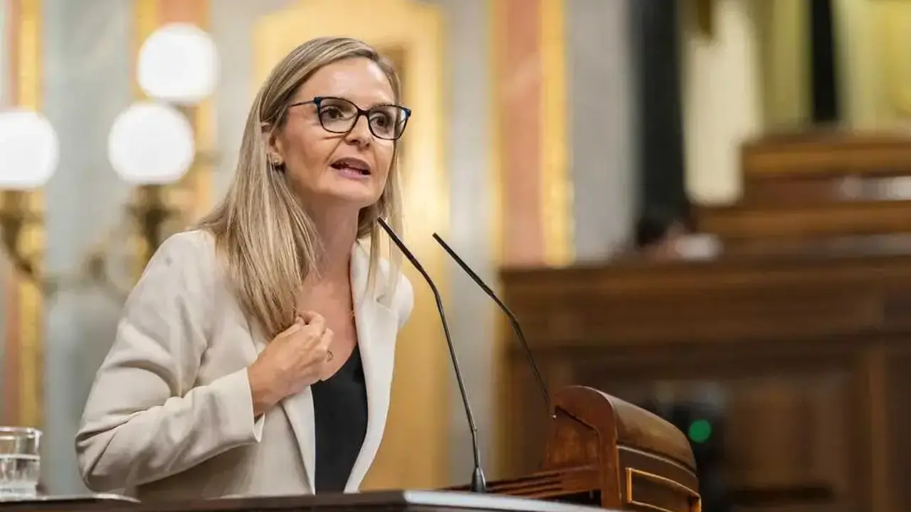 Maribel S&aacute;nchez Torregrosa, diputada nacional del PP por Almer&iacute;a, interviene en el Congreso en defensa del acceso al tratamiento Vyjuvek para pacientes con &lsquo;Piel de Mariposa&rsquo;.