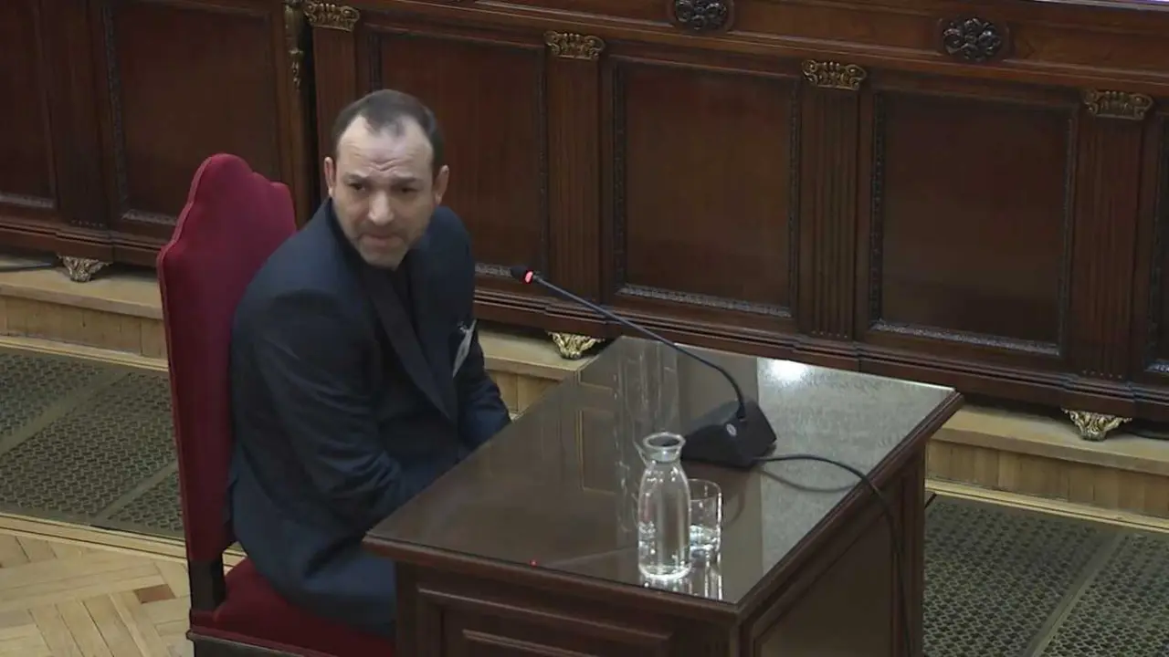 El hijo del exministro Jos&eacute; Luis &Aacute;balos, V&iacute;ctor &Aacute;balos, durante su declaraci&oacute;n como testigo en el juicio del Tribunal Supremo por la presunta trama de mascarillas, en Madrid (Espa&ntilde;a).