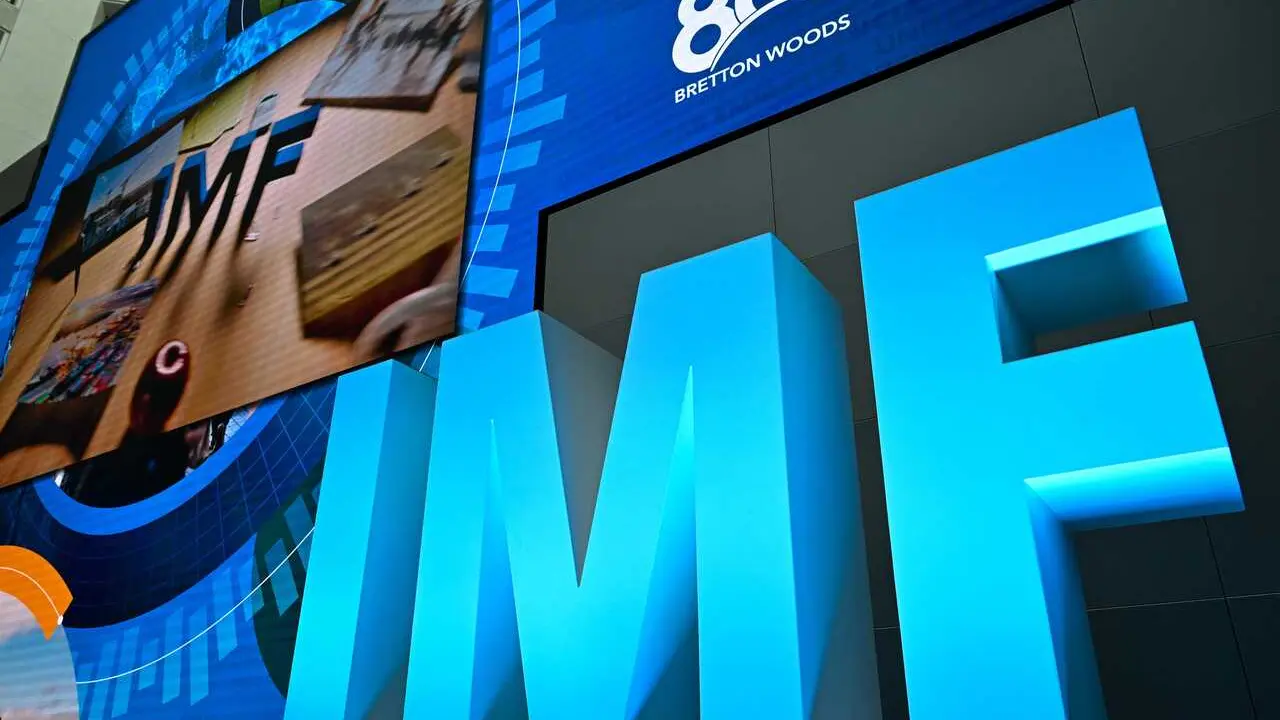 Archivo - Siglas de Fondo Monetario Internacional en ingl&eacute;s.