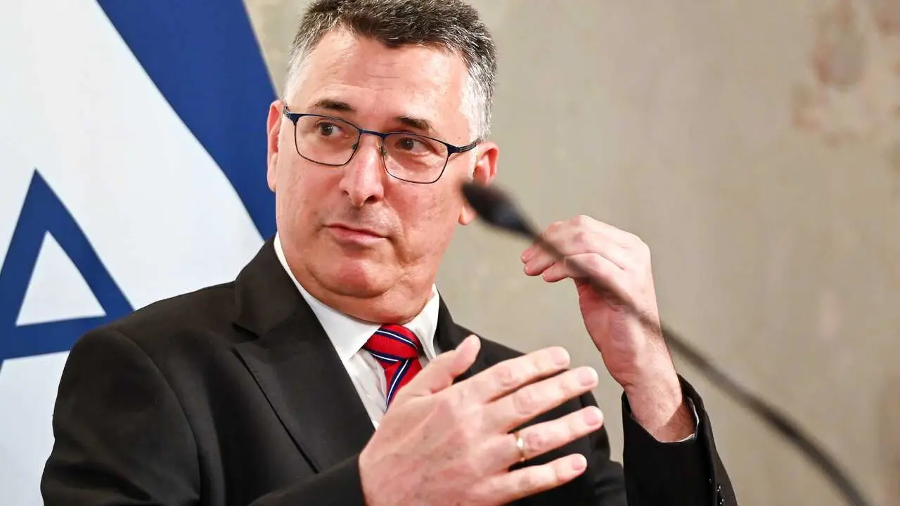 Archivo - El ministro de Exteriores de Israel, Gideon Saar, durante una rueda de prensa en la capital de Austria, Viena (archivo)