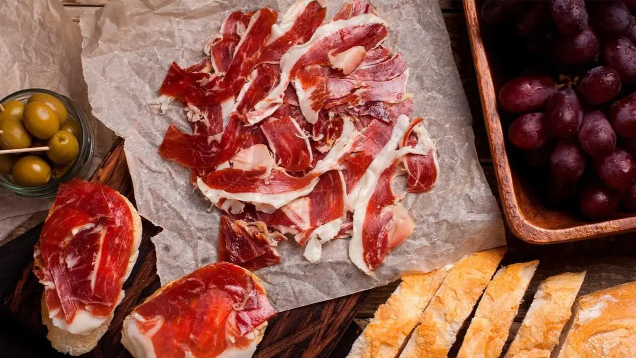 Archivo - Planas destaca la gastronom&iacute;a como 'escaparate' para poner en valor al conjunto del sistema alimentario.