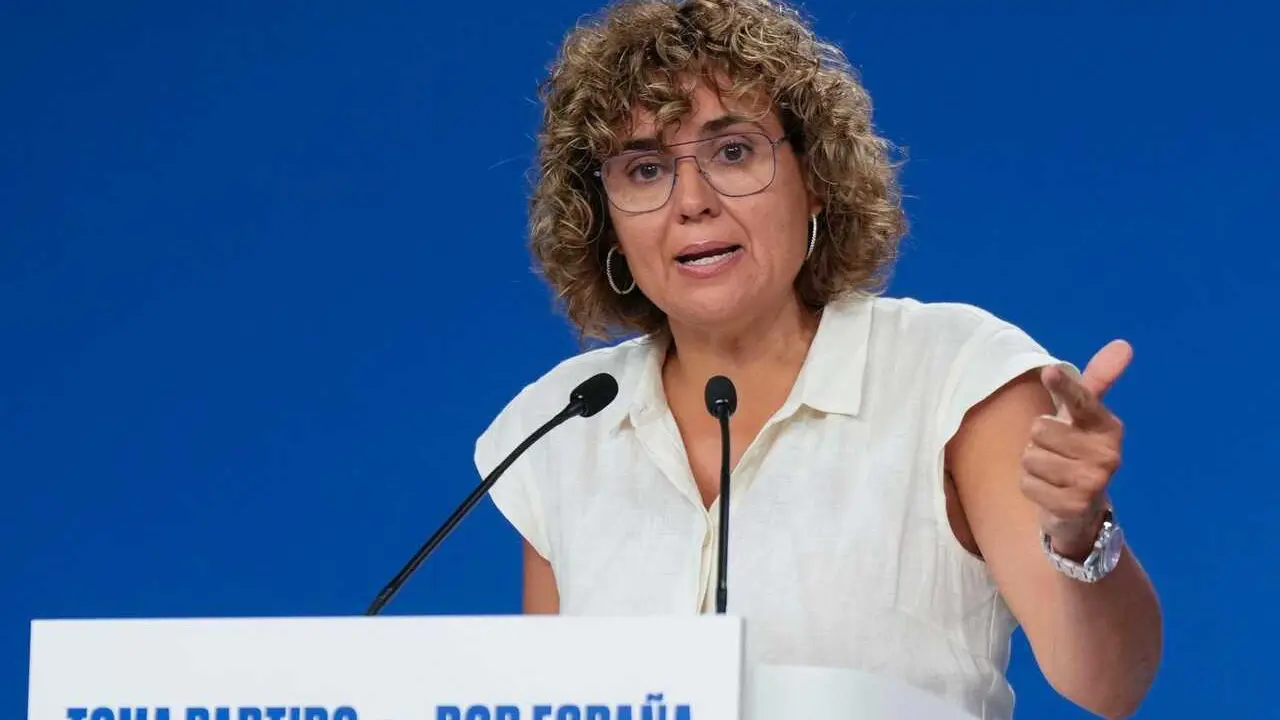 Archivo - Dolors Montserrat, secretaria general del PP europeo, en una rueda de prensa en la sede de G&eacute;nova