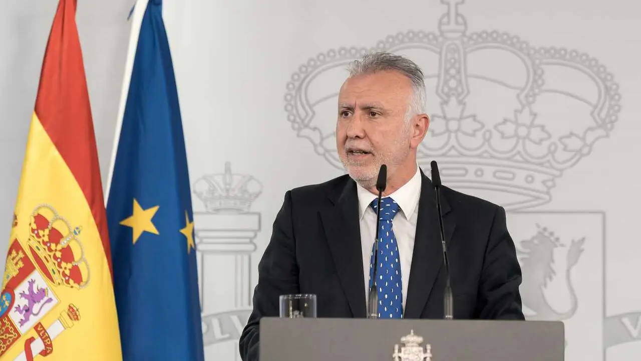 El ministro de Pol&iacute;tica Territorial y Memoria Democr&aacute;tica, &Aacute;ngel V&iacute;ctor Torres, durante una rueda de prensa, en el Palacio de la Moncloa, a 27 de marzo de 2026, en Madrid (Espa&ntilde;a). El jefe del Ejecutivo preside junto al lehendakari, la Comisi&oacute;n Bilateral 