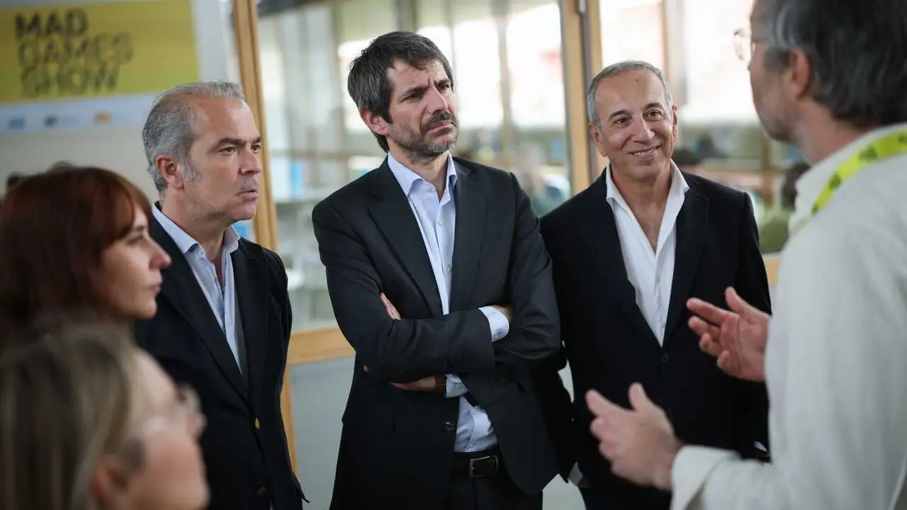 (I-D) El director general AEVI, Jos&eacute; Mar&iacute;a Moreno, el ministro de Cultura, Ernest Urtasun, y el director general DEV, Antonio Fern&aacute;ndez.