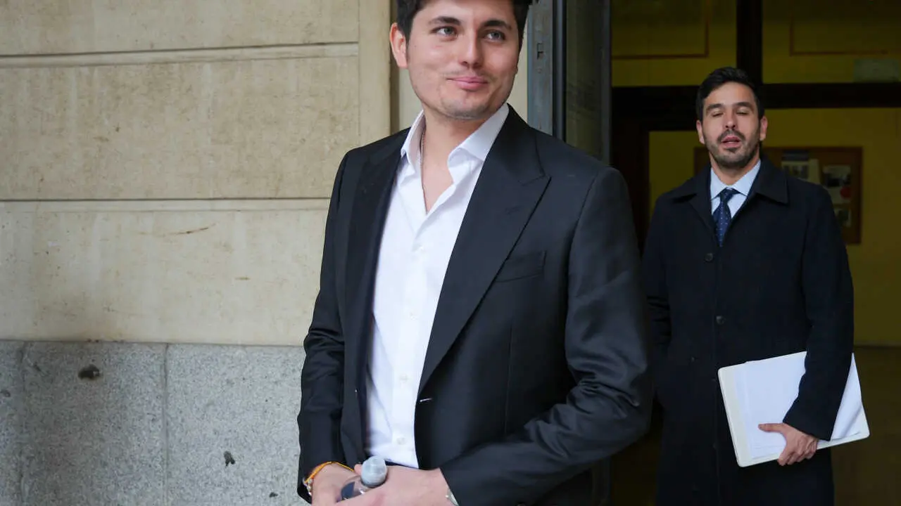 Archivo - Vito Quiles, a su salida del Juzgado de Instrucci&oacute;n tras declarar como investigado por presuntas injurias. A 25 de febrero de 2025, en Sevilla (Andaluc&iacute;a, Espa&ntilde;a). 