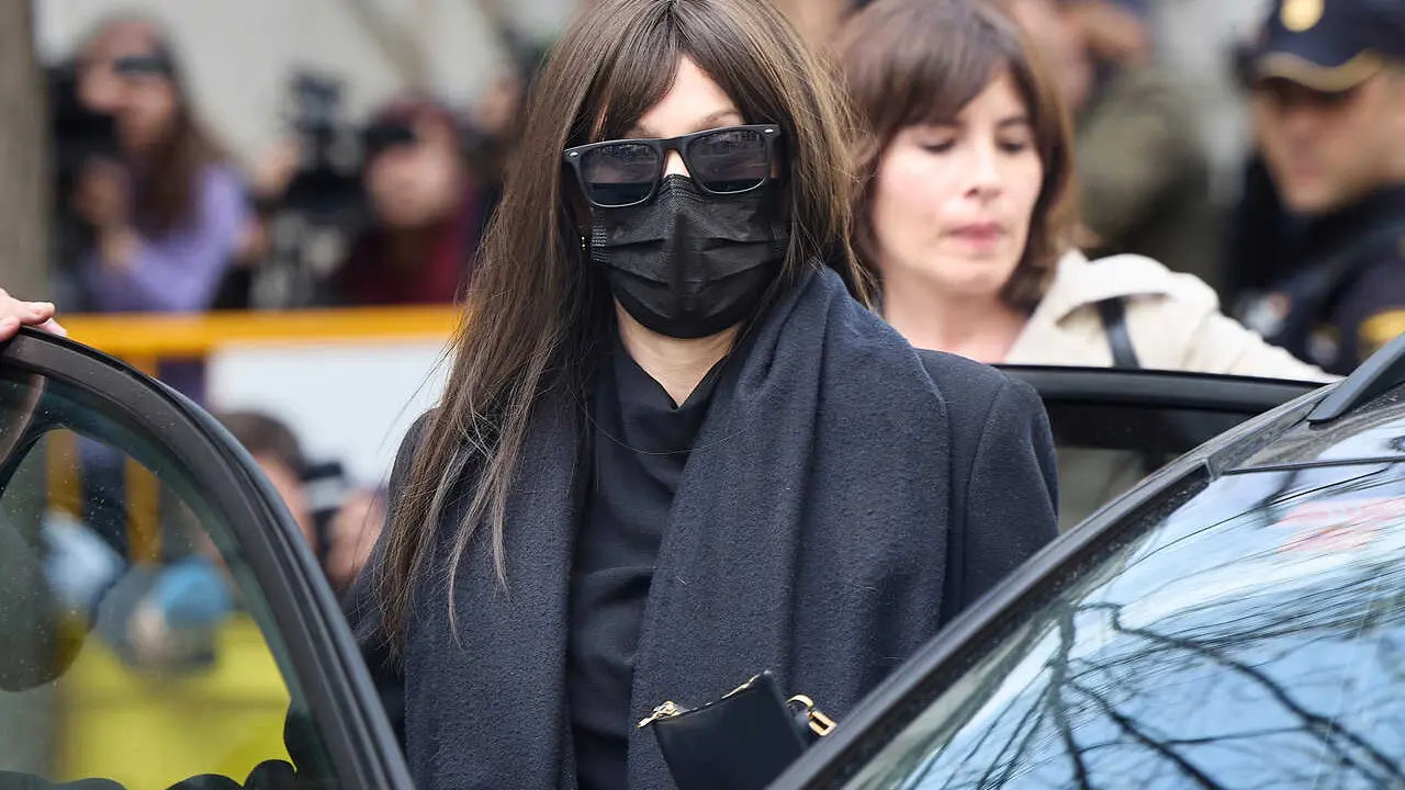 La expareja de &Aacute;balos, J&eacute;ssica Rodr&iacute;guez, a su salida del Tribunal Supremo, a 7 de abril de 2026, en Madrid (Espa&ntilde;a). El exministro Jos&eacute; Luis &Aacute;balos, su exasesor Koldo Garc&iacute;a y el empresario V&iacute;ctor de Aldama se sientan a partir de hoy en el banquillo de l